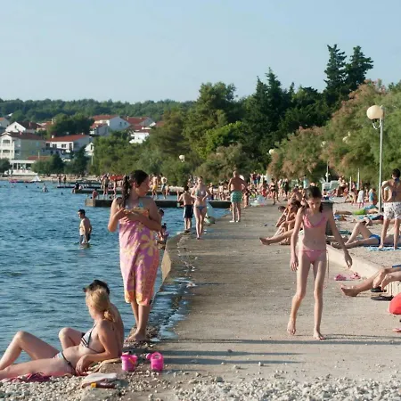 Anita Diklo/close To The Beach/5 Persons *