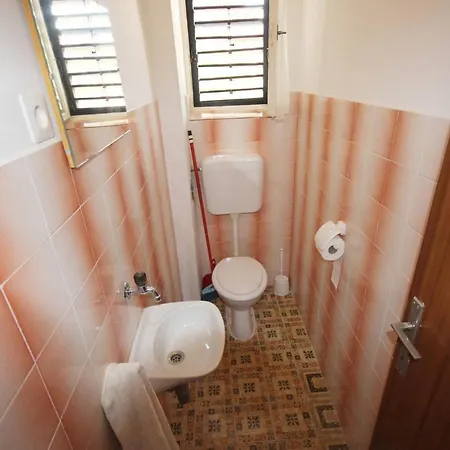 Anita Diklo/close To The Beach/5 Persons Apartment